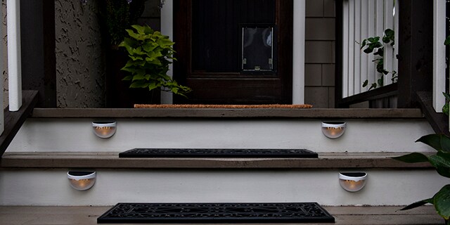 LEDソーラーライトの取付